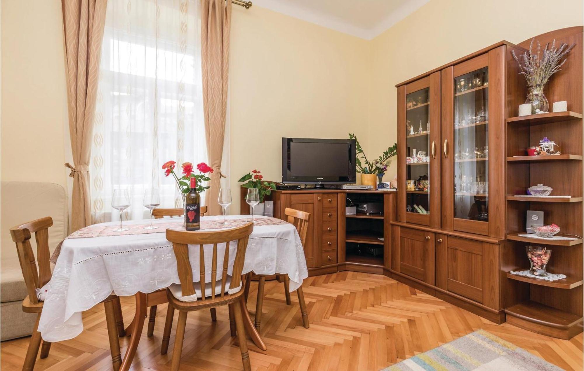 Lovely Apartment In Lovran With Kitchen Bagian luar foto